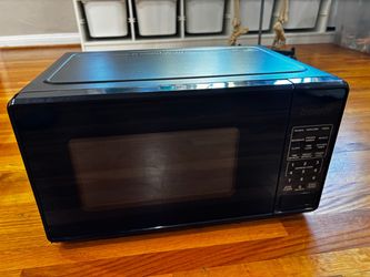 Small microwave oven