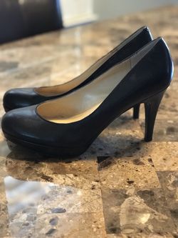 Designer Heels - Marc Fisher - Black Leather Pumps size 8 “New in box”