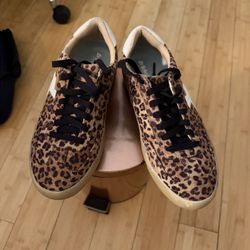 Tennis Shoes