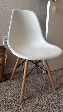 Sturdy chairs for dining or patio