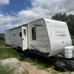 2009 Hideout RV (Toy Hauler)