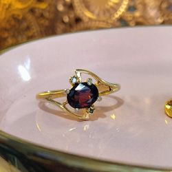 Vintage Lindenwold Garnet Ring 