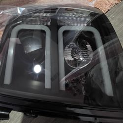 07-13 Silverado Headlight 