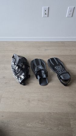 Snorkelling Gear with Goggles - As good as new. Used 2 times.