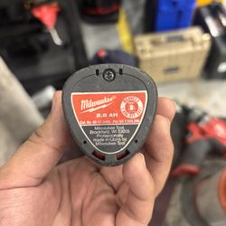 Milwaukee M12 2.5ah Battery