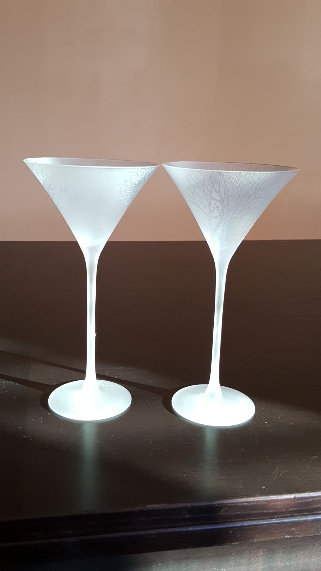 BELVEDERE VODKA 007 COLD ACTIVATED MARTINI GLASSES (16)