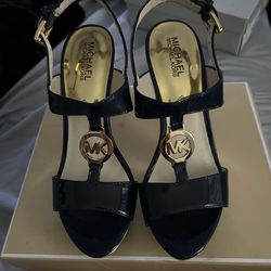 New in box Michael kors heels $25