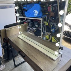 Make up mirror light with desk