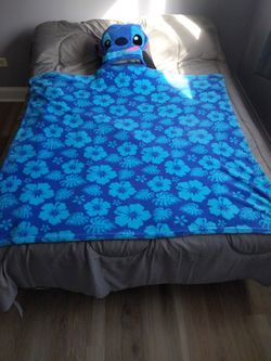Stitch Hooded Soft Fleece Throw Blanket Very cute 47" X 50"