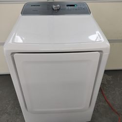 Very Nice Samsung Moisture Sensor, Super Capacity Electric Dryer 
