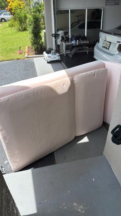FREE PICK UP TODAY - Chair/Chaise lounge