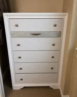 Memorial Day Sale Chrissy White Chest