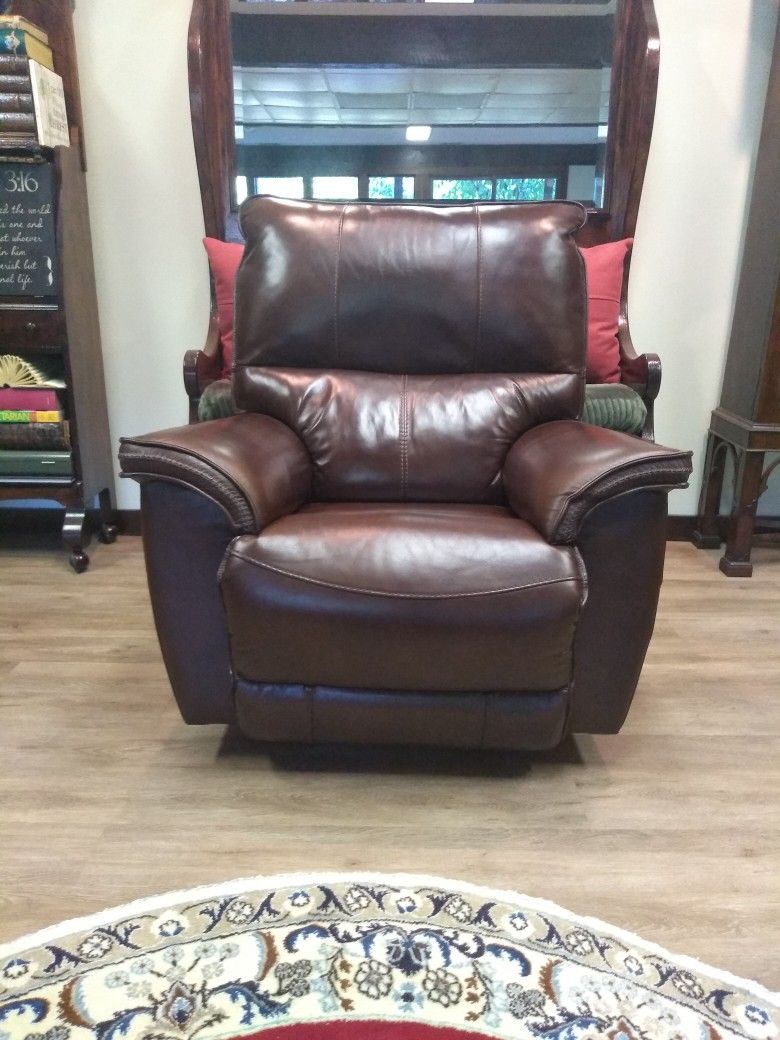 Beautiful, (La-Z-Boy) Chair.