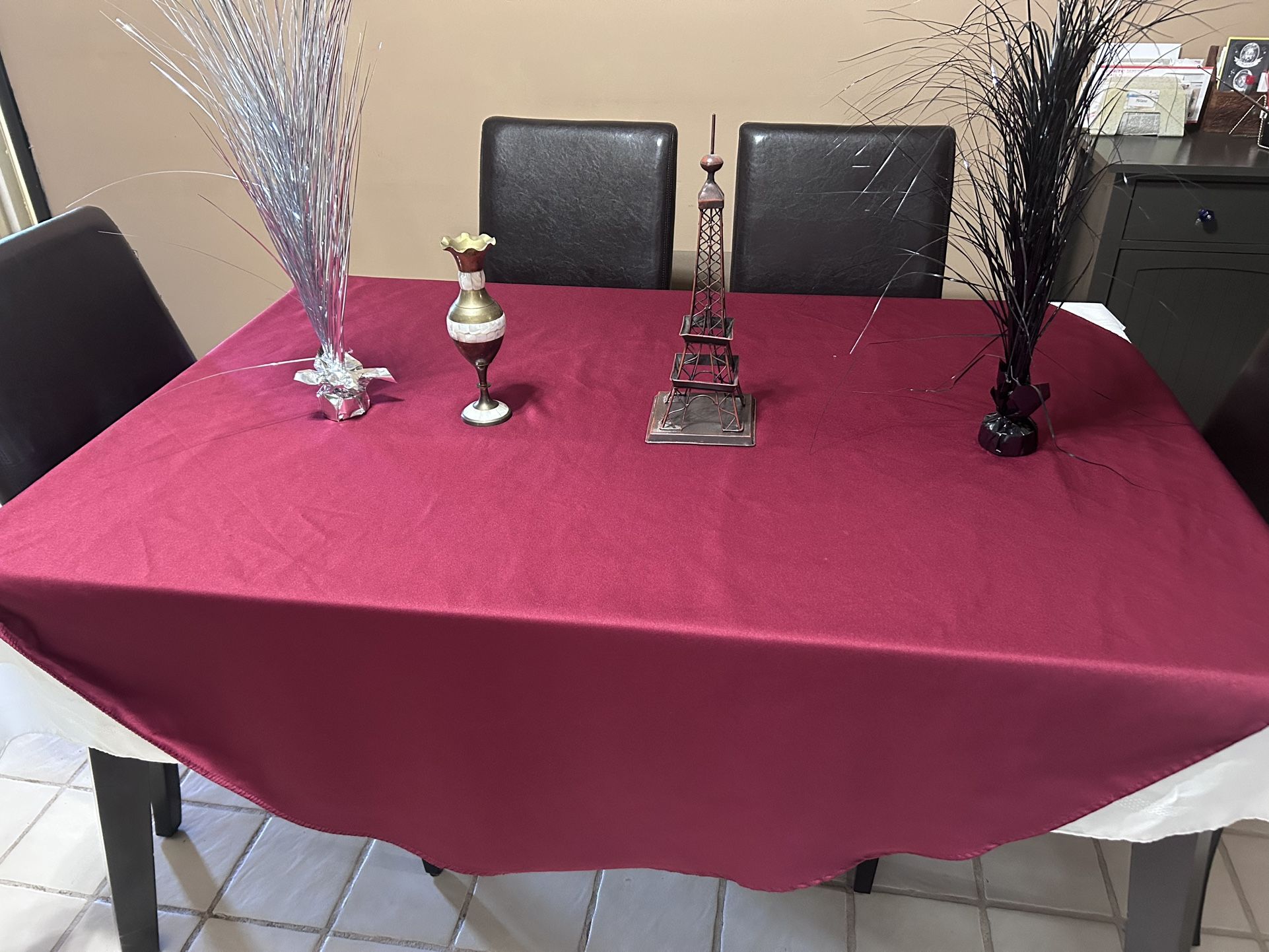 Dining Room Table Seats 4