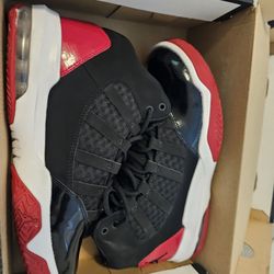 Air JORDAN AURORA SIZE 7Y