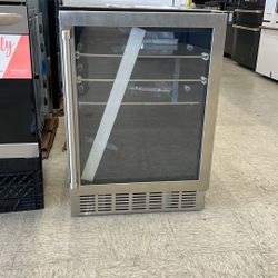 New ZLINE 24Inch. Monument 154 can beverage Fridge In Stainless Steel 