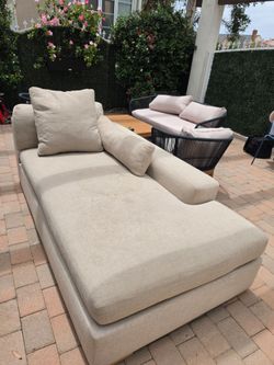 Chaise lounge