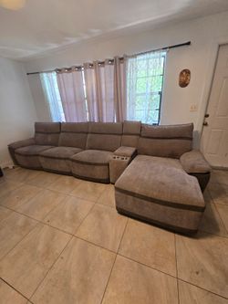 Large Gray Sectional Sofa with Chaise obo
