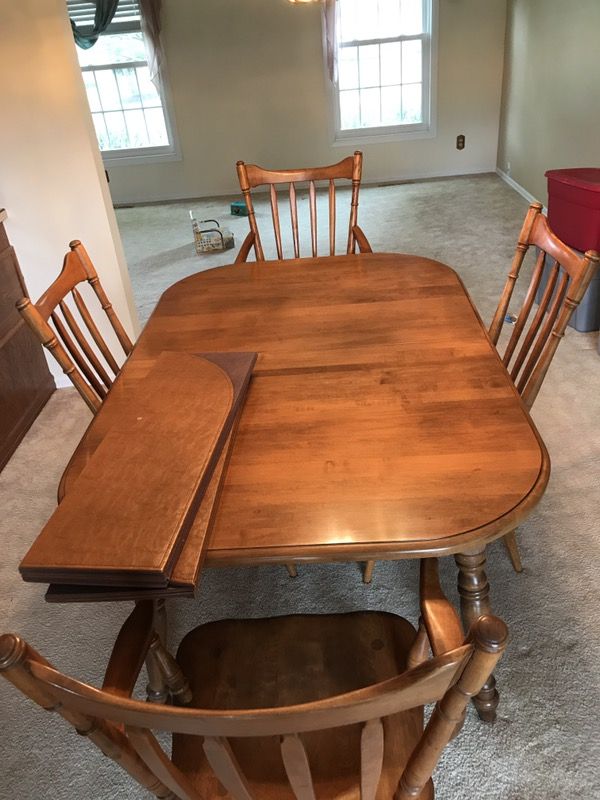 Cushman Colonial Dining Room Set With Hutch For In Mchenry Il Open In The Appcontinue To Mobile Website