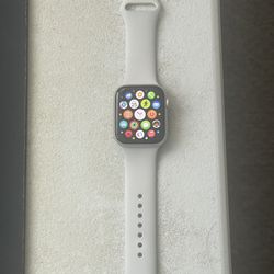 Apple Watch Series 6 44mm White Band