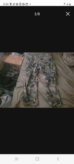 Shipping Available Used Excellent Condition Men's Levi's Camouflage Denim Cargo Jeans Pants Size 38X30 Won't Take Lower Offers