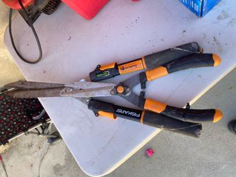 BUSH TRIMMERS