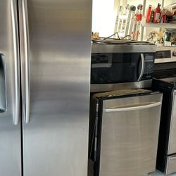 Samsung Stainless Steel Kitchen Appliances $600