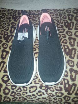 Sketchers Shoes
