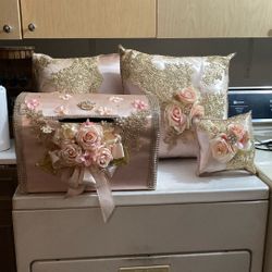 Quinceañera Rose Gold Decorative Pillow Set With Trunk