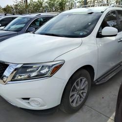 2015 Nissan Pathfinder S 