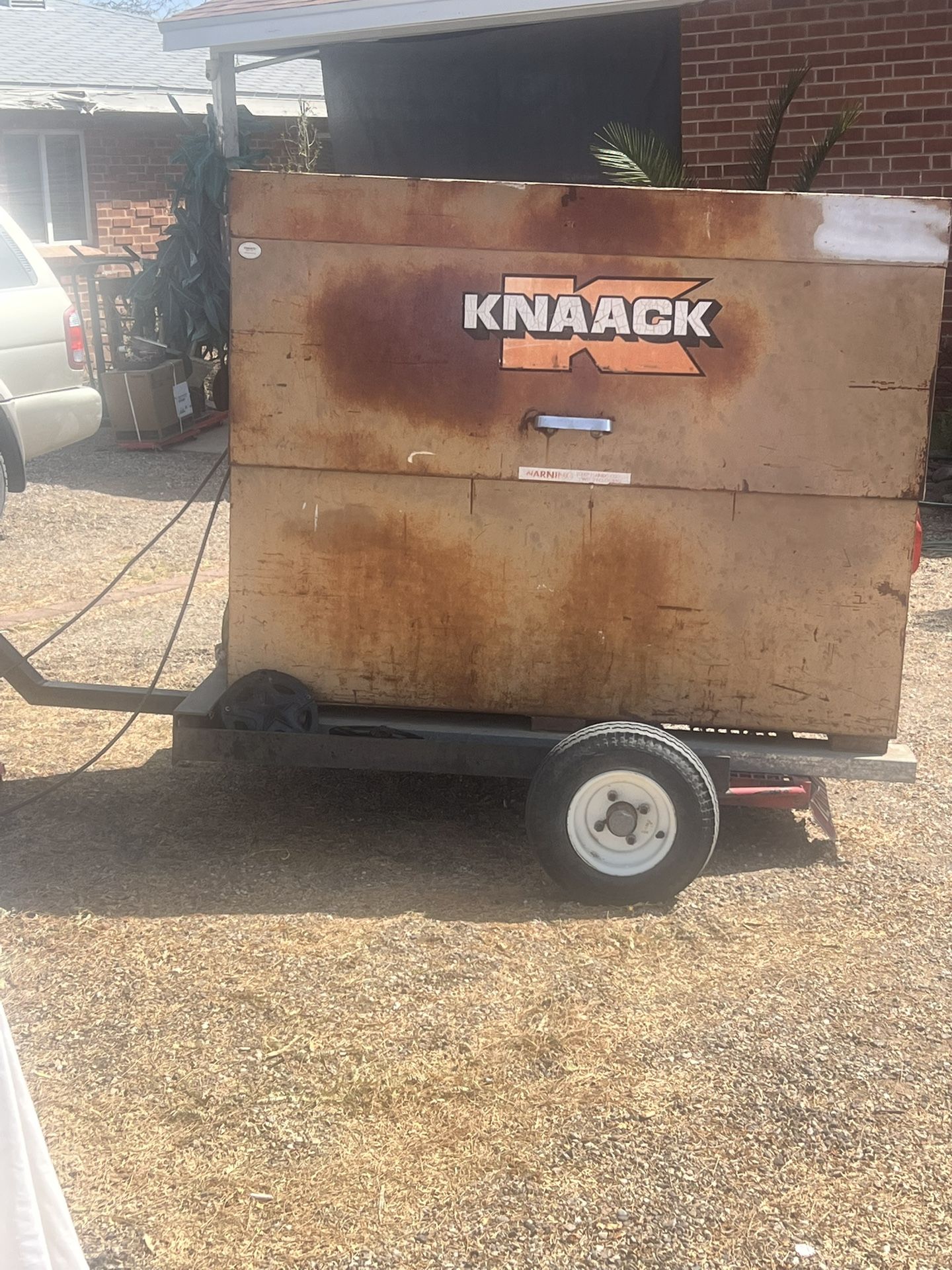 Knaack storage construction tool box for construction jobsite security locks