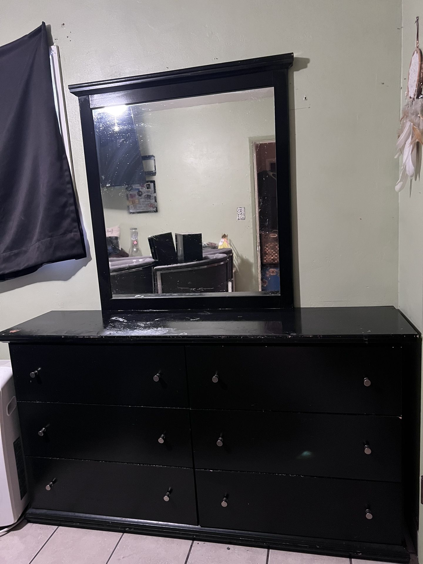 Black Dresser With Mirror