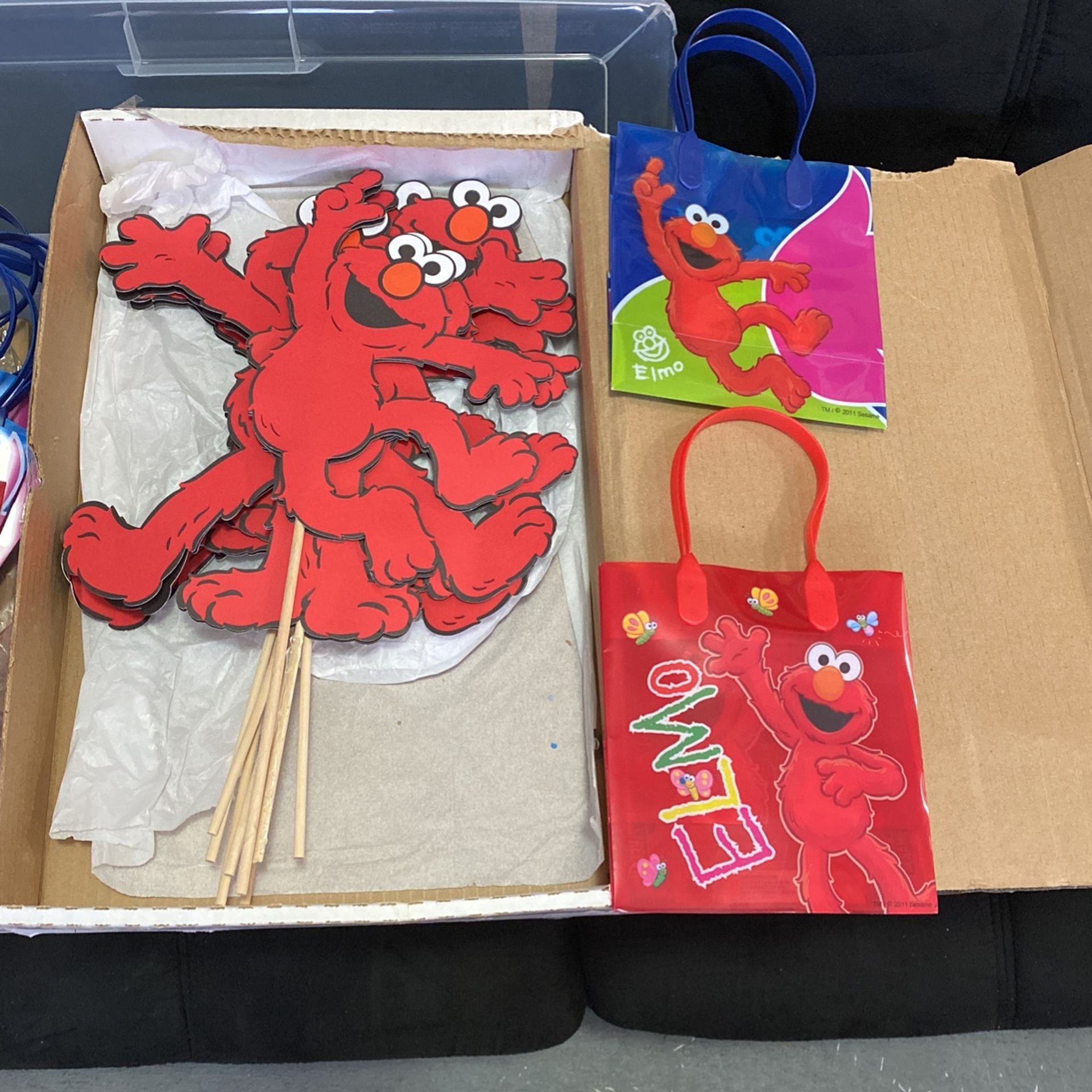 Elmo’s Party Decorations