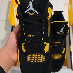 Jordan 4s Retro Thunders 