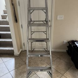 Louisville 6 Ft Aluminum Ladder 300LBS