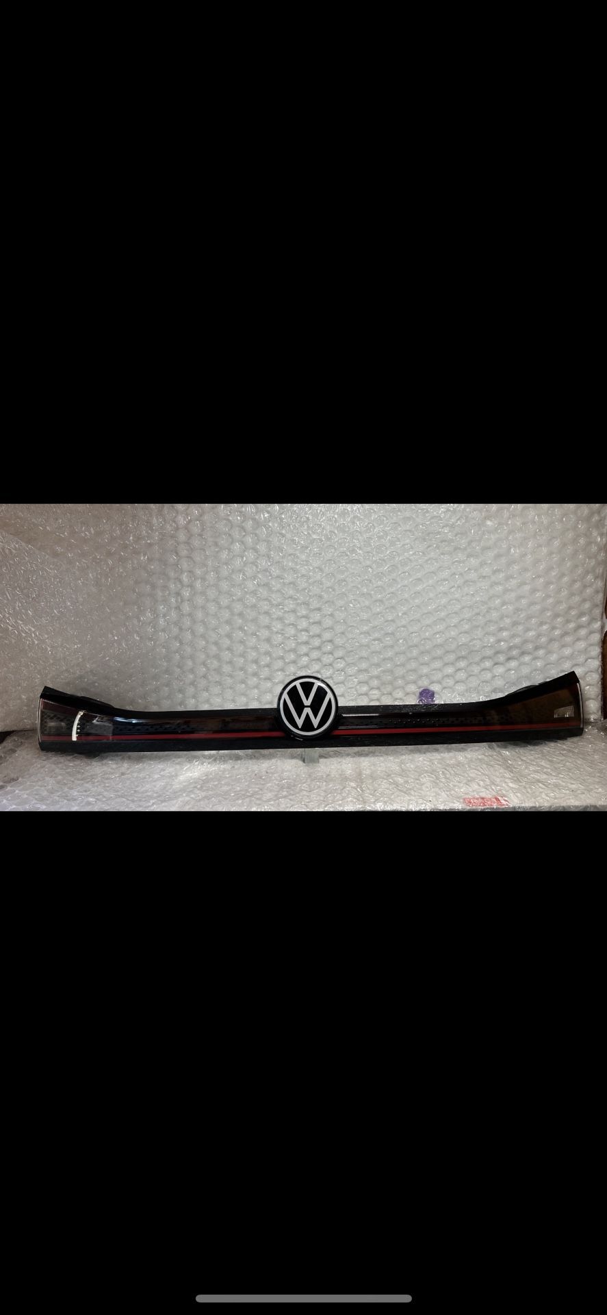 2021 2022 2023 Volkswagen ID.4 ID4 Rear LED Center Tail Light 11K945094A