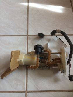 2002-2003 Fuel Pomp V6 4.0L V84.6L Ford Explorer Mercury Mountaineer 