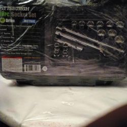 Pittsburg 16pc Socket Set