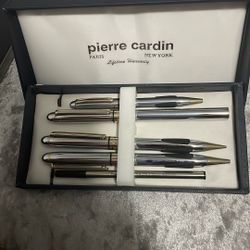 NEW**VINTAGE **PIERRE CARDIN**PEN & PENCIL SET **WITH CASE**