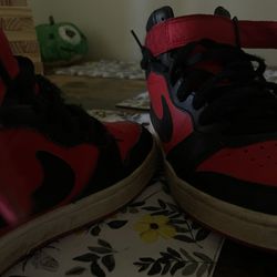 Red And Black Nike Shoes 