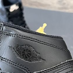 Air Jordan 1 Retro High Black White Cyber Monday Kids Size 4.5Y