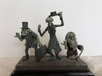Haunted Mansion Hitchhiking Ghosts 50th Anniversary Light Up Statue