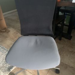 Office chair like new 