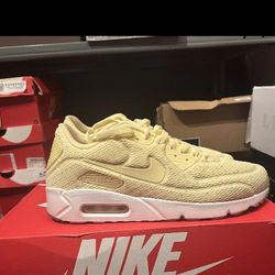 Nike Air Max 90 "Lemon Chiffon" Size 9.5