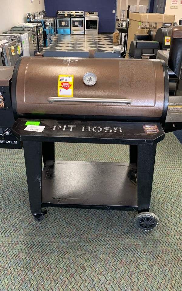 Pit Boss pro series! Pellet grill! Brand new with warranty!! PB1100PS1 9P