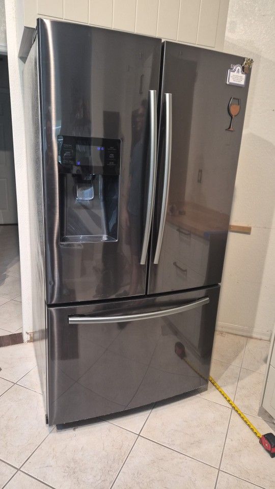 Samsung Refrigerator – Great Condition!