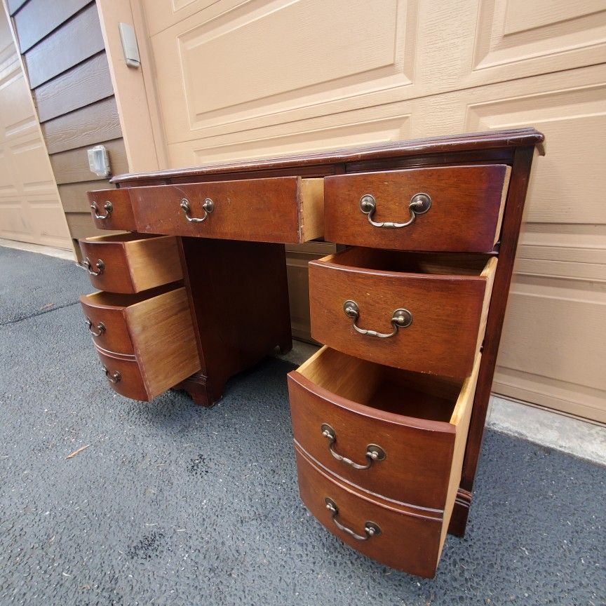 Bassett Furniture Antique Work Desk/ Office Table / Exusittive Desk/ School Table. 2 Sided. All Solid Wood. High Quality