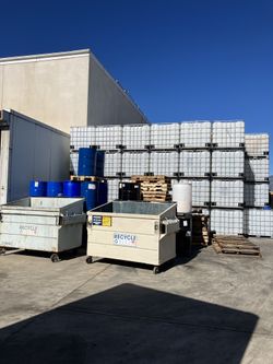 IBC 330 Gallons Tanks  275 Gallon Tanks Metal Caged Water Containers