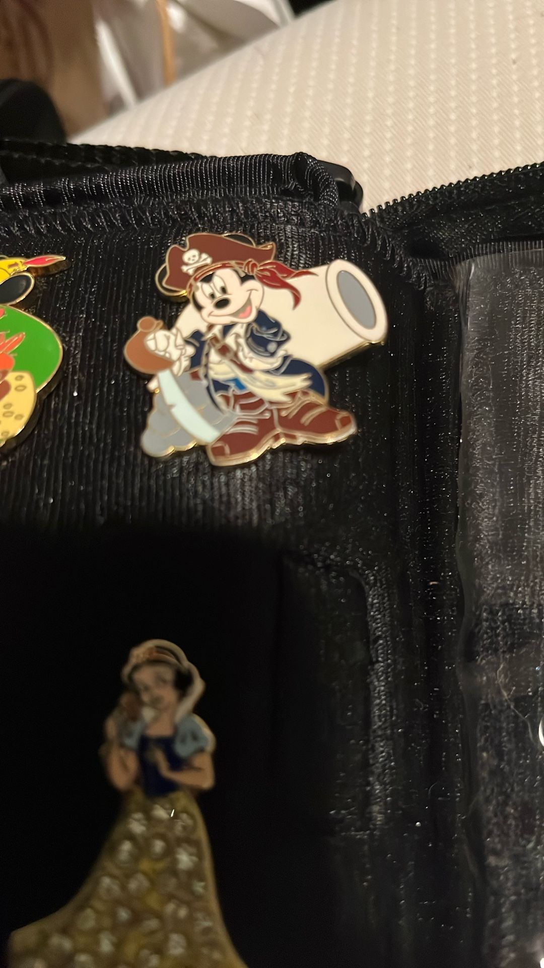 2007 Disney Disneyland Pirates of the Caribbean Cannon Mickey Mouse Pin