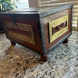 MADE IN INDIA ART INDIA BOX ..20x15x20